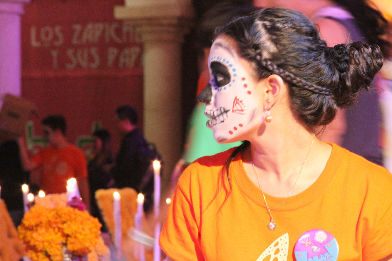 Mujer pintada de catrina