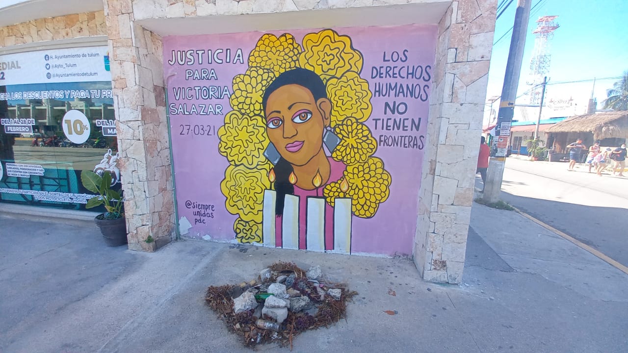 Salvadoreña ofrenda