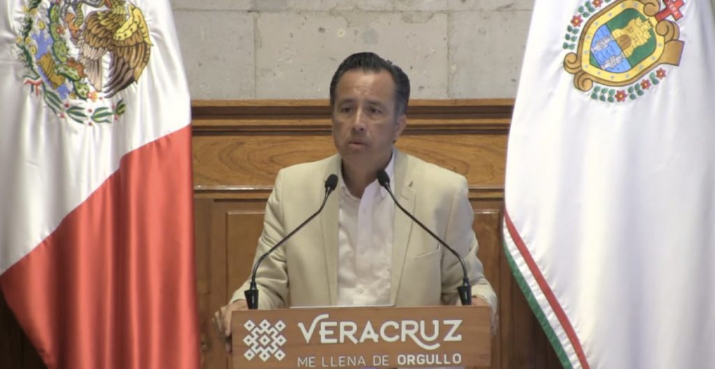 Gobernador de Veracruz dice que no son su responsabilidad los asesinatos de periodistas
