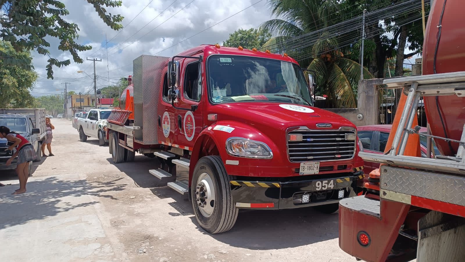 Dos intoxicados deja incendio en una bodega de la colonia ABC de Cancún