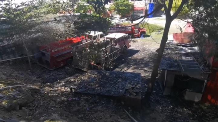 Por pirotécnica se incendia área de la Dirección de Bomberos de Solidaridad