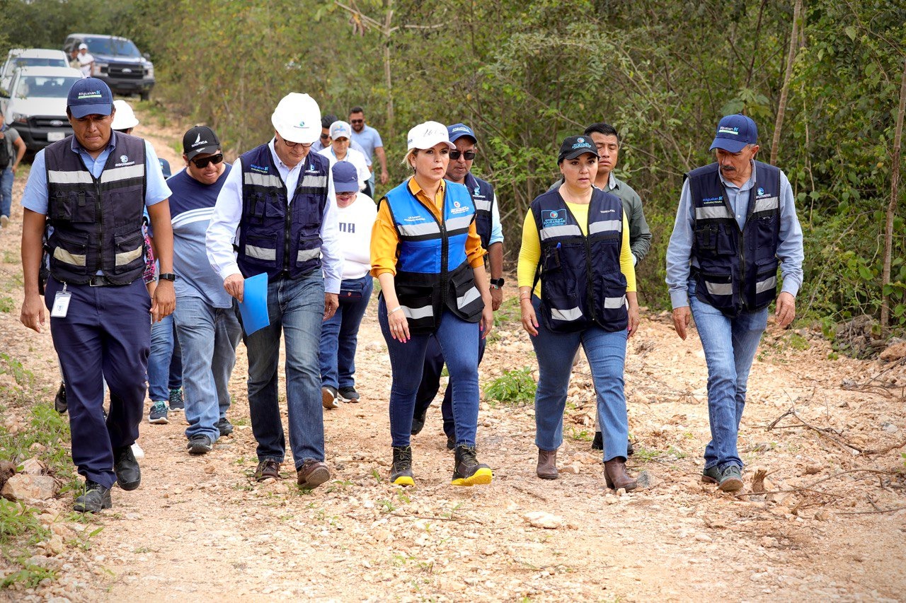 supervisa Lili Campos obras de Aguakan