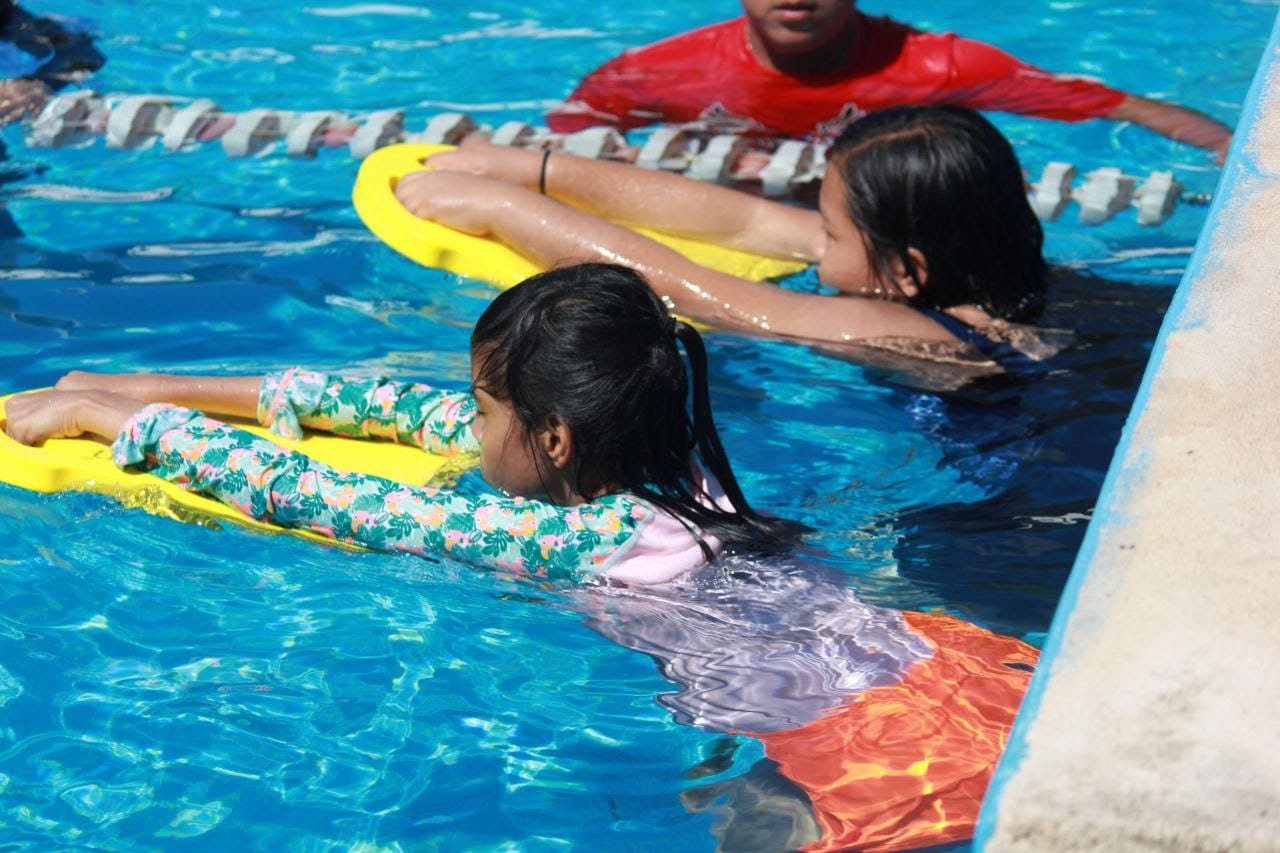 "Al agua pato" programa juvenil