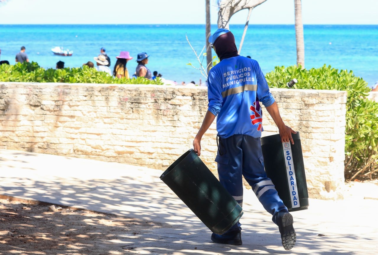 Mantienen limpias zonas turísticas en temporada vacacional