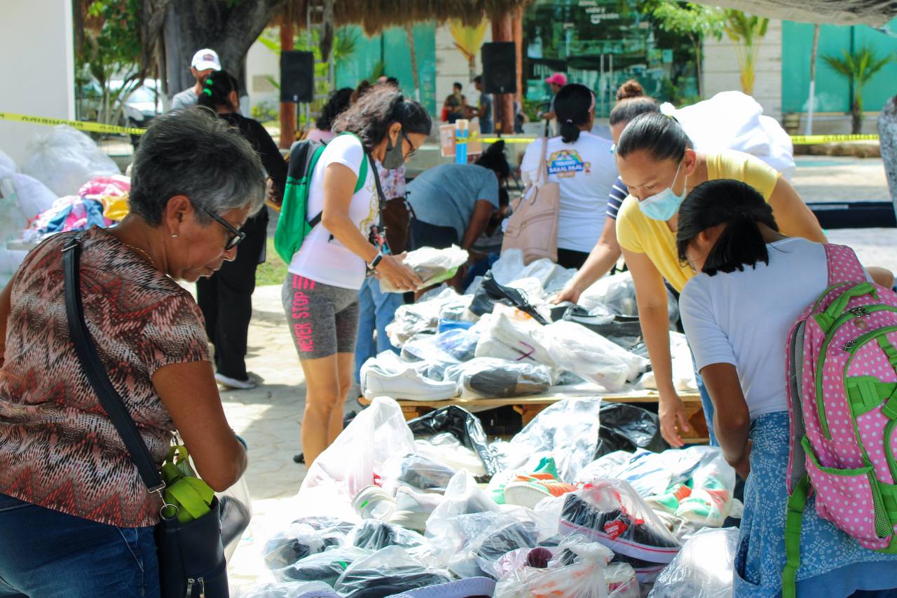 Invita DIF Solidaridad a donar ropa