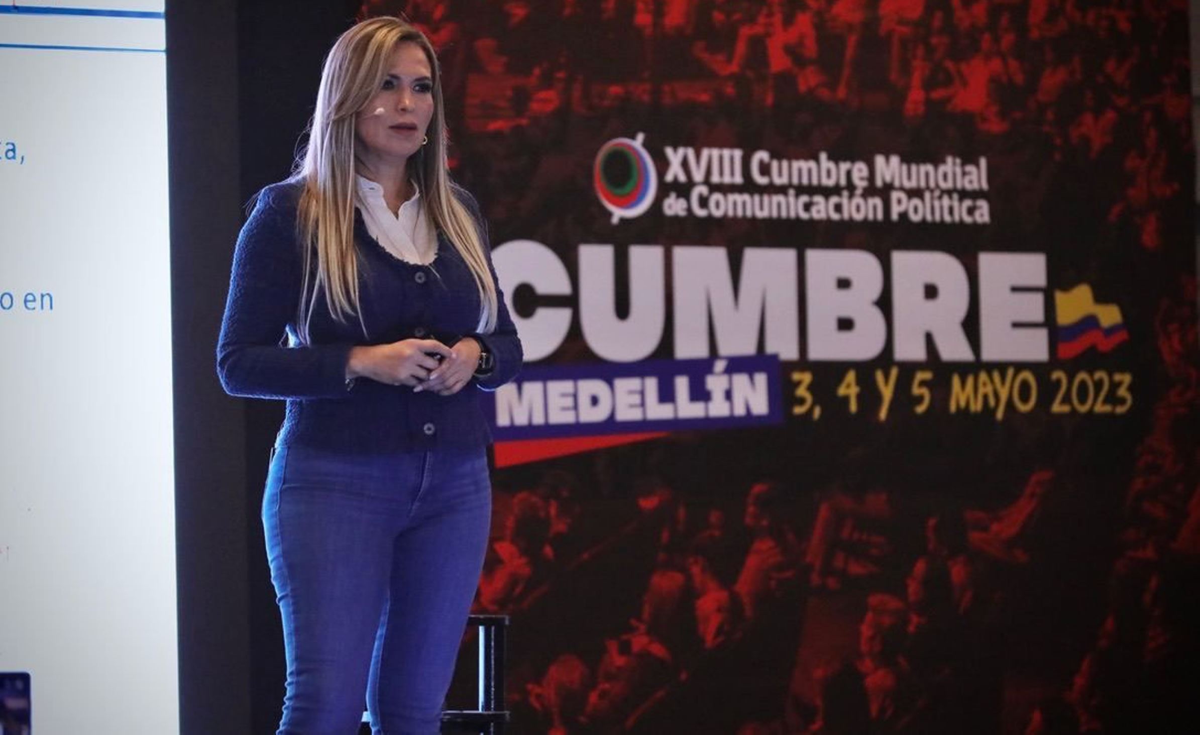 Lili Campos, en su ponencia "Género e igualdad" durante la XVIII Cumbre Mundial de Comunicación Política, en Medellin, Colombia.