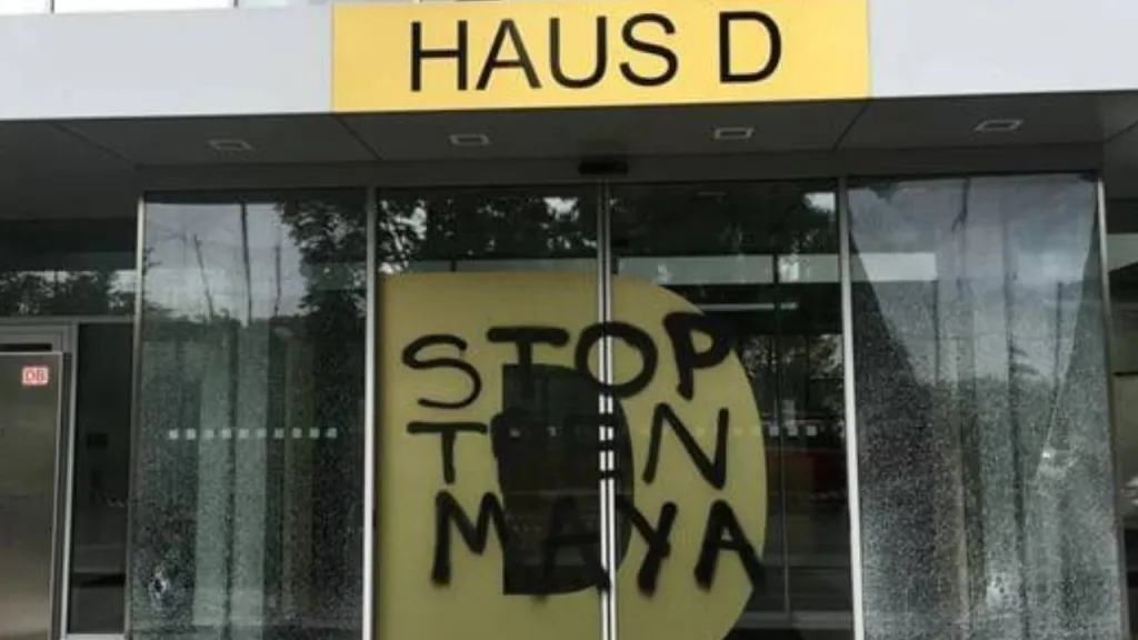 Protestan en Berlín por construcción del Tren Maya
