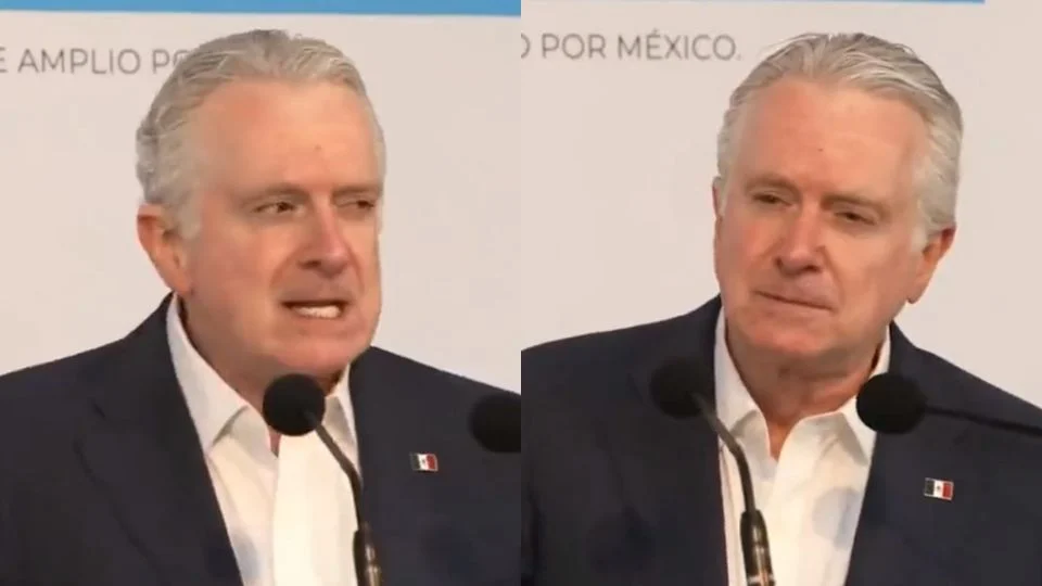 Santiago Creel llora tras su registro en Va por México como aspirante presidencial